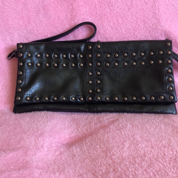 Wristlet Faux leather w/ gunmetal stud detail - Picture 2 of 10